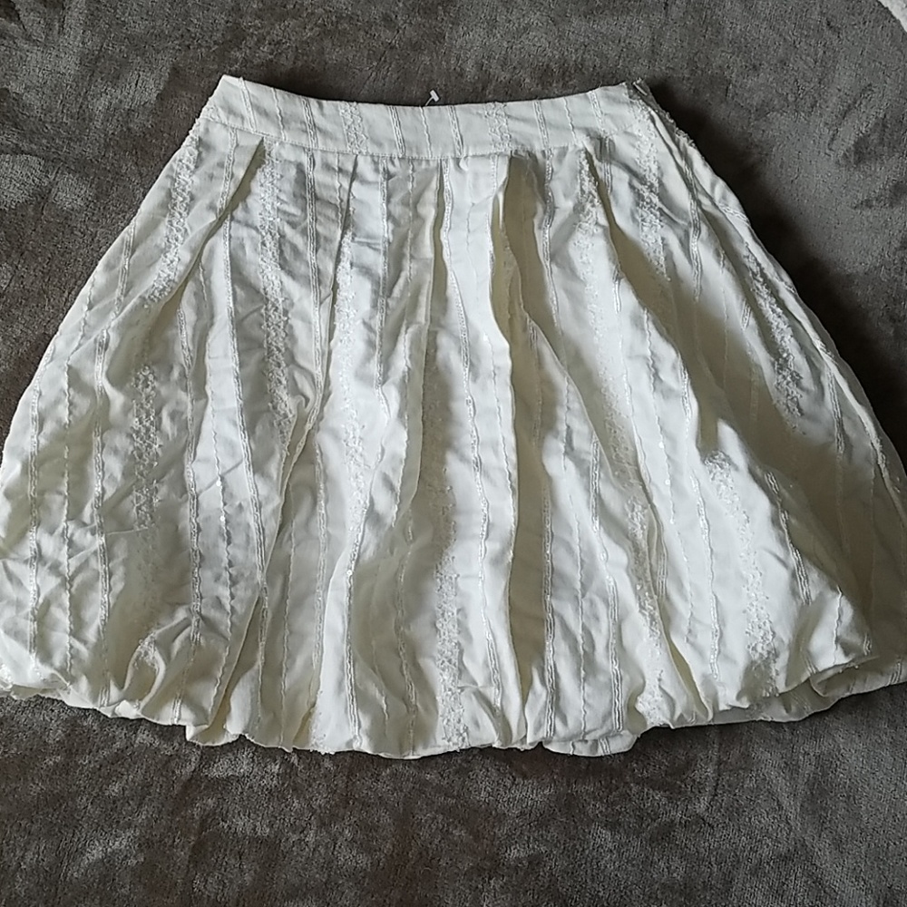 Y APPAREL Cream Sequin Balloon Bottom Skirt Large